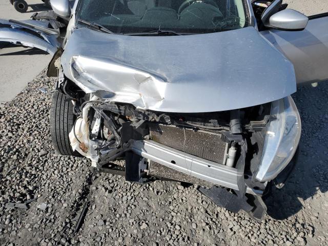 3N1CN7AP6GL891561 - 2016 NISSAN VERSA S SILVER photo 11