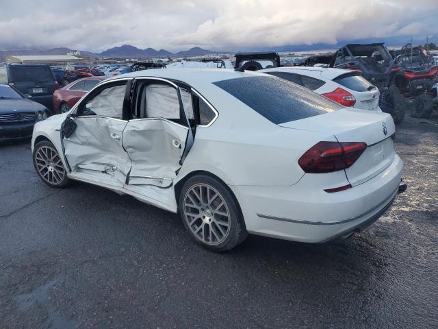 1VWDT7A31HC045224 - 2017 VOLKSWAGEN PASSAT R-LINE أبيض صورة 2