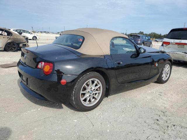 4USBT33443LS44294 - 2003 BMW Z4 2.5 BLACK photo 3