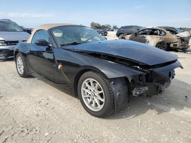 4USBT33443LS44294 - 2003 BMW Z4 2.5 BLACK photo 4