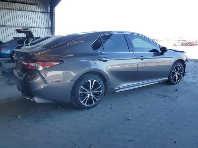 4T1B11HK2JU025831 - 2018 TOYOTA CAMRY L ნაცრისფერი ფოტო 3