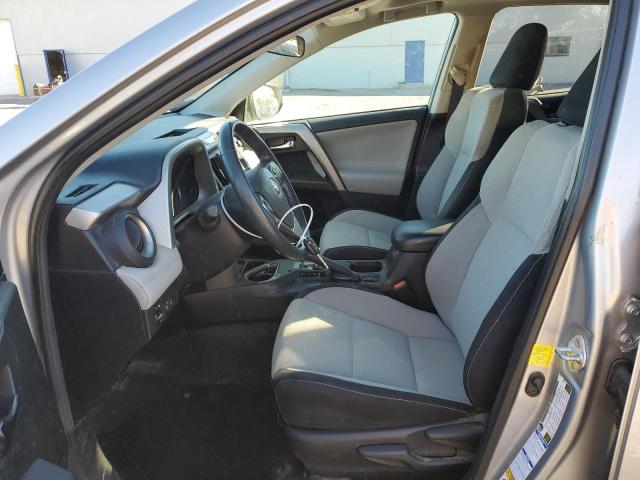 2T3RFREV4HW649046 - 2017 TOYOTA RAV4 XLE فضي صورة 7