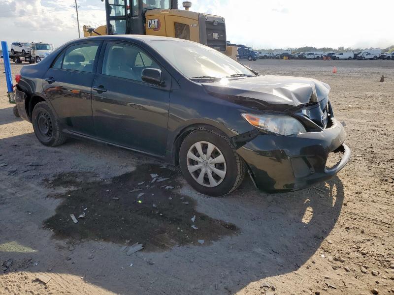 JTDBU4EE1B9136693 - 2011 TOYOTA COROLLA BASE Noir photo 4
