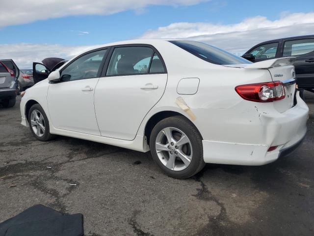 2T1BU4EE8DC054683 - 2013 TOYOTA COROLLA BASE Белый фото 2