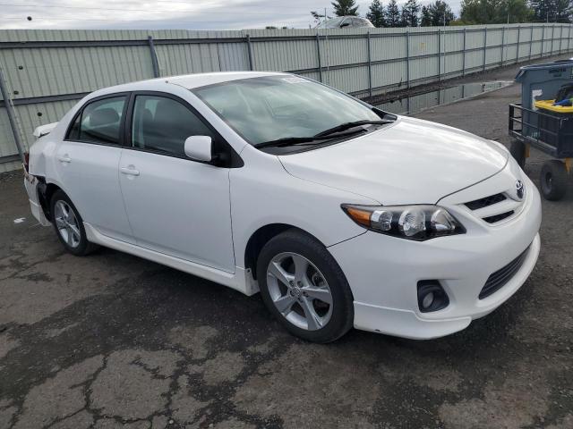 2T1BU4EE8DC054683 - 2013 TOYOTA COROLLA BASE Белый фото 4
