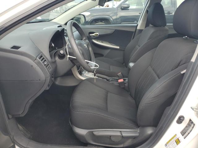 2T1BU4EE8DC054683 - 2013 TOYOTA COROLLA BASE Белый фото 7