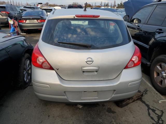 3N1BC13EX8L360570 - 2008 NISSAN VERSA S SILVER photo 6