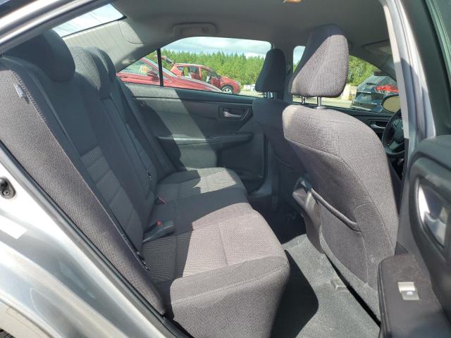 4T1BF1FK3FU490078 - 2015 TOYOTA CAMRY LE Silber Foto 10
