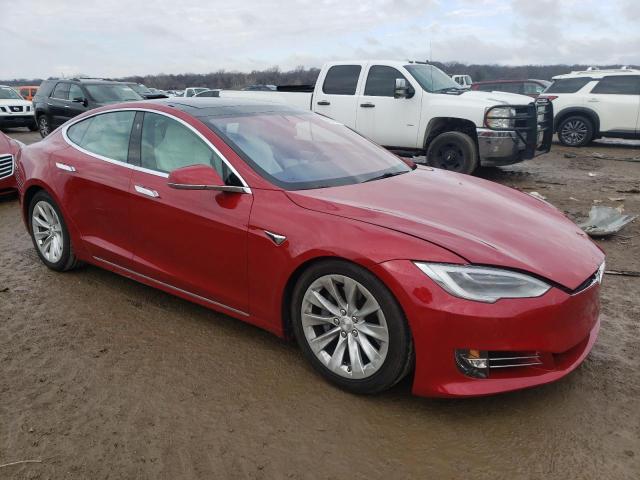 5YJSA1E2XHF208261 - 2017 TESLA MODEL S RED photo 4