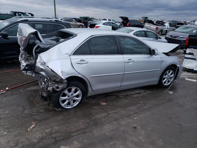 4T1BF3EK6BU716752 - 2011 TOYOTA CAMRY BASE SILVER photo 3