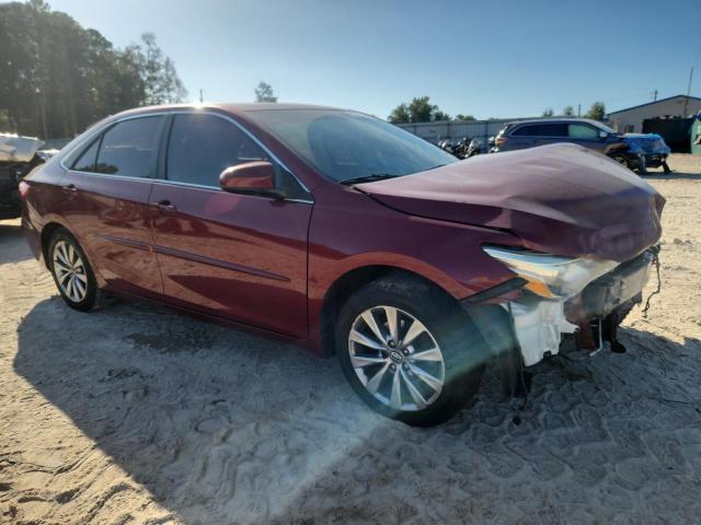 4T1BF1FK6HU676457 - 2017 TOYOTA CAMRY LE წითელი ფოტო 4