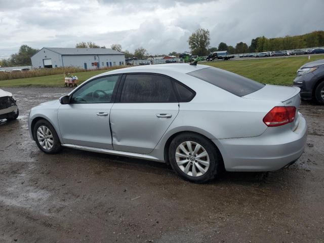 1VWAT7A34EC102241 - 2014 VOLKSWAGEN PASSAT S SILVER photo 2