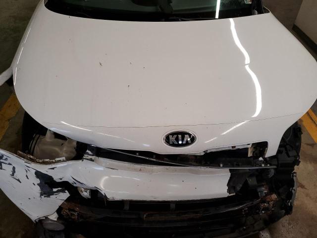 KNDJN2A28F7122588 - 2015 KIA SOUL WHITE photo 11