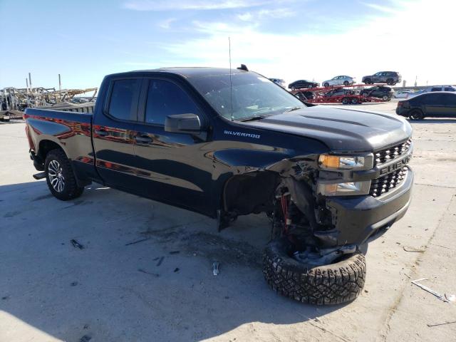 1GCRWBEH6LZ265845 - 2020 CHEVROLET SILVERADO C1500 CUSTOM BLACK photo 4