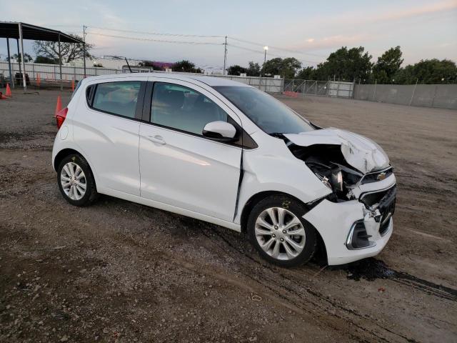 KL8CD6SA0GC571368 - 2016 CHEVROLET SPARK 1LT WHITE photo 4