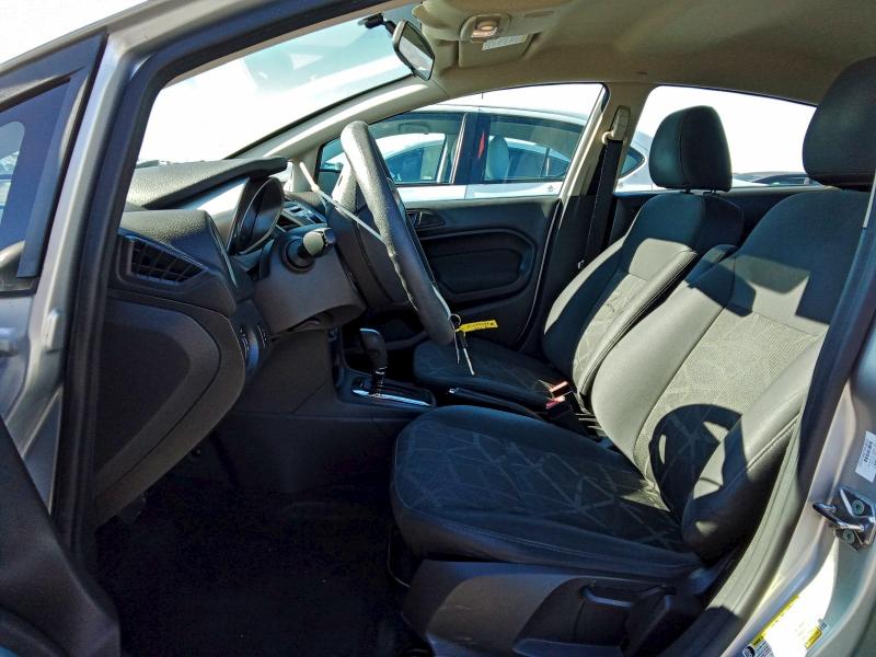 3FADP4BJ2DM137007 - 2013 FORD FIESTA SE 银色 照片 7