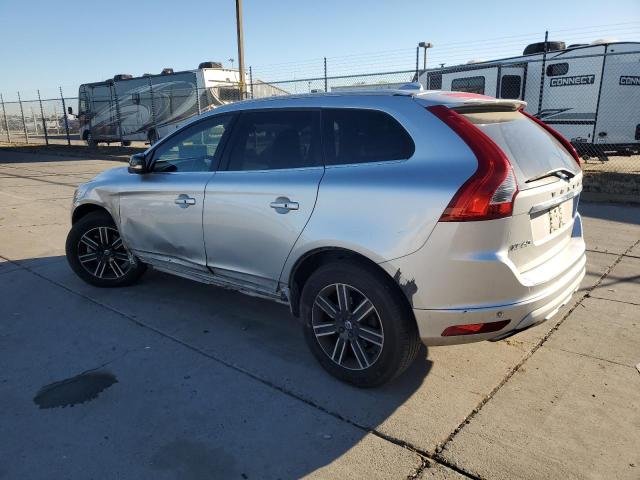 YV440MDR1H2062845 - 2017 VOLVO XC60 T5 DYNAMIC ვერცხლისფერი ფოტო 2