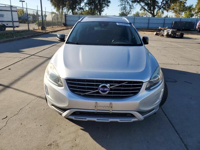 YV440MDR1H2062845 - 2017 VOLVO XC60 T5 DYNAMIC ვერცხლისფერი ფოტო 5