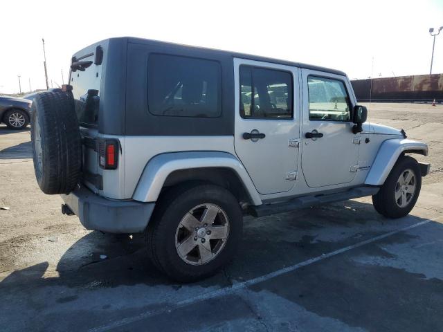 1J4GA59198L525731 - 2008 JEEP WRANGLER U SAHARA Gümüş foto 3