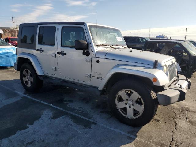 1J4GA59198L525731 - 2008 JEEP WRANGLER U SAHARA Gümüş foto 4