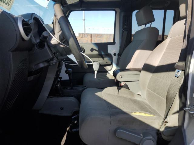 1J4GA59198L525731 - 2008 JEEP WRANGLER U SAHARA Gümüş foto 7