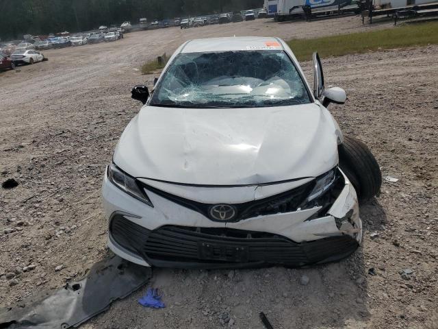 4T1C11BK0NU069510 - 2022 TOYOTA CAMRY LE თეთრი ფოტო 5