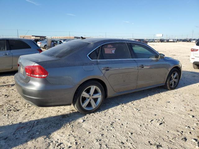 1VWBH7A38DC045935 - 2013 VOLKSWAGEN PASSAT SE GRAY photo 3