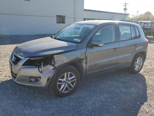 2011 VOLKSWAGEN TIGUAN S, 