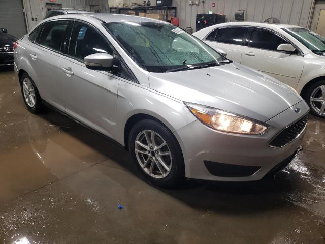 1FADP3F28GL261723 - 2016 FORD FOCUS SE SILVER photo 4