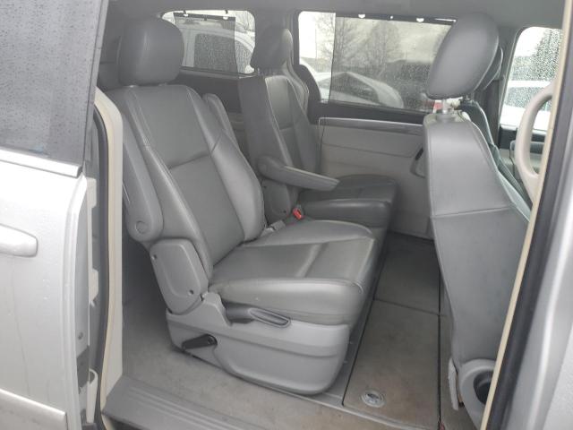 2V4RW3D19AR227291 - 2010 VOLKSWAGEN ROUTAN SE SILVER photo 11