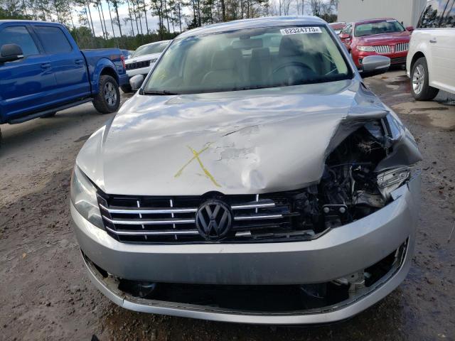 1VWCP7A37DC017468 - 2013 VOLKSWAGEN PASSAT SEL SILVER photo 5