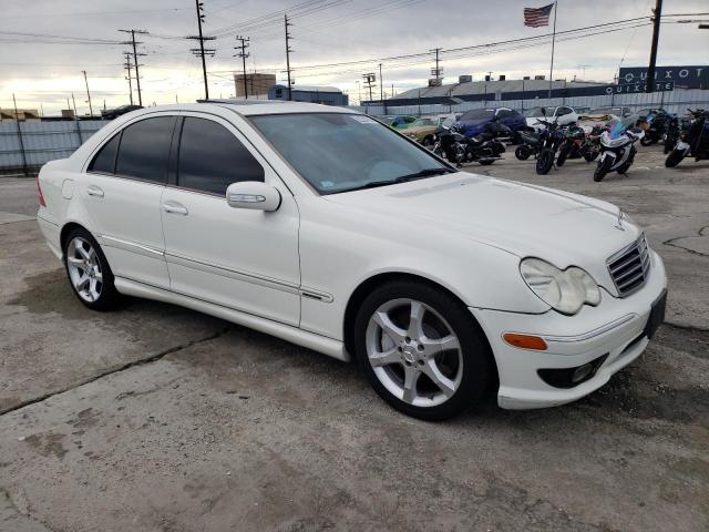 WDBRF52H07F925826 - 2007 MERCEDES-BENZ C 230 WHITE photo 4