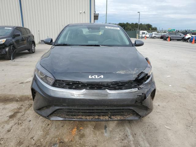 3KPF24AD5PE680122 - 2023 KIA FORTE LX GRAY photo 5