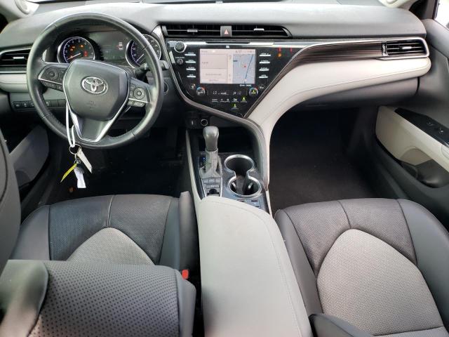 4T1F11AK2LU919357 - 2020 TOYOTA CAMRY XLE ვერცხლისფერი ფოტო 8