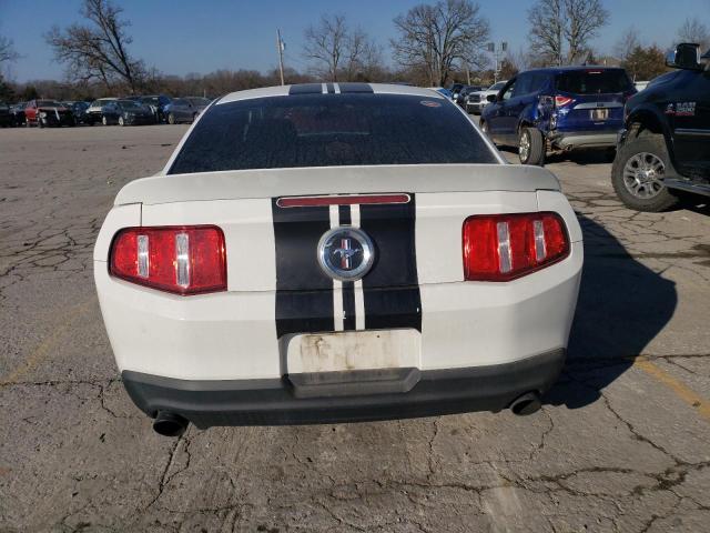 1ZVBP8AM9C5275732 - 2012 FORD MUSTANG WHITE photo 6