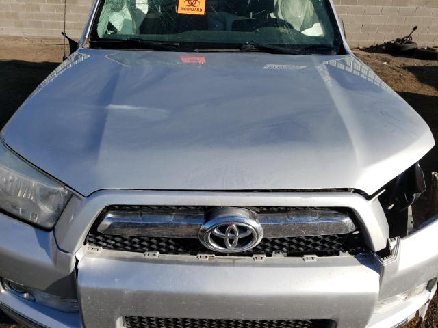 JTEBU5JR5D5134353 - 2013 TOYOTA 4RUNNER SR5 SILVER photo 11