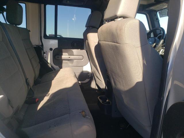 1J8GA59148L544234 - 2008 JEEP WRANGLER U SAHARA SILVER photo 11