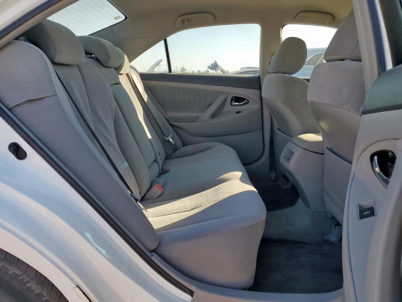 4T4BF3EK6BR179161 - 2011 TOYOTA CAMRY BASE WHITE photo 11