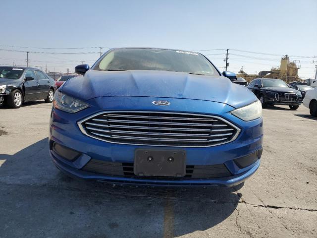 3FA6P0HD2HR368128 - 2017 FORD FUSION SE BLUE photo 5