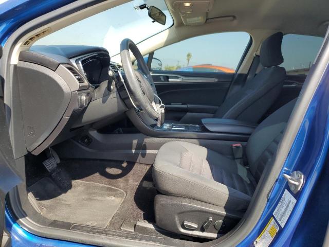 3FA6P0HD2HR368128 - 2017 FORD FUSION SE BLUE photo 7