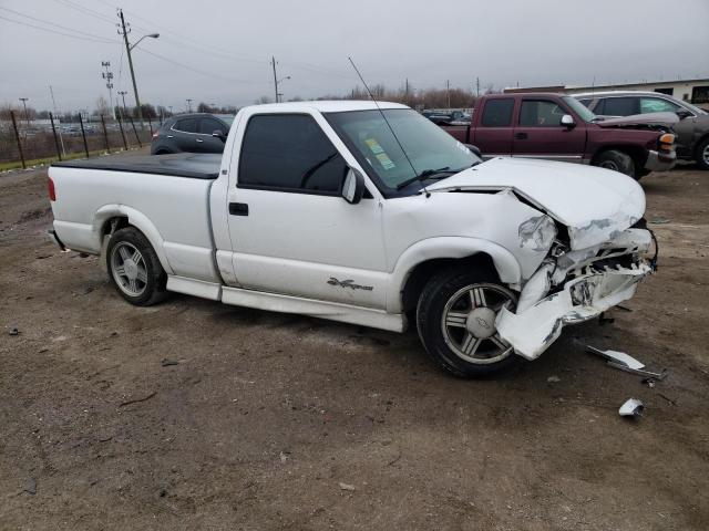 1GCCS14W428215185 - 2002 CHEVROLET S TRUCK S10 WHITE photo 4