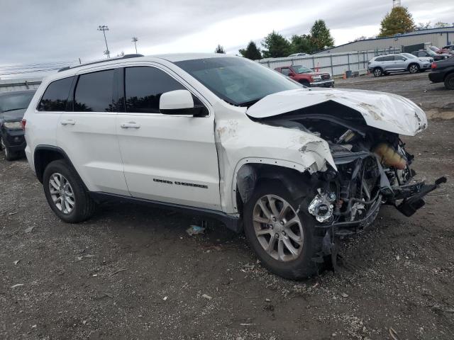 1C4RJFAG0MC579966 - 2021 JEEP GRAND CHEROKEE LAREDO WHITE photo 4