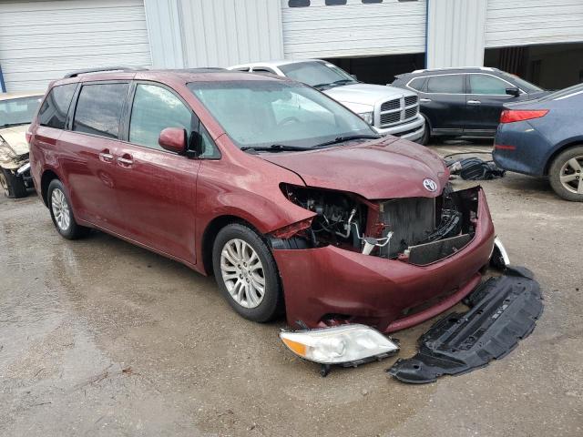 5TDYZ3DC8HS833536 - 2017 TOYOTA SIENNA XLE MAROON photo 4