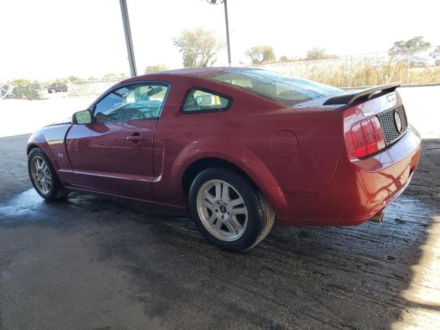 1ZVFT82H775244287 - 2007 FORD MUSTANG GT MAROON photo 2