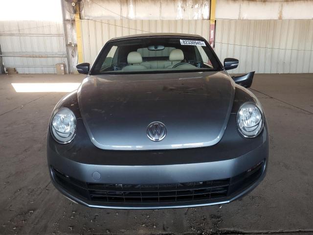 3VW5P7AT2EM800366 - 2014 VOLKSWAGEN BEETLE 灰色 照片 5