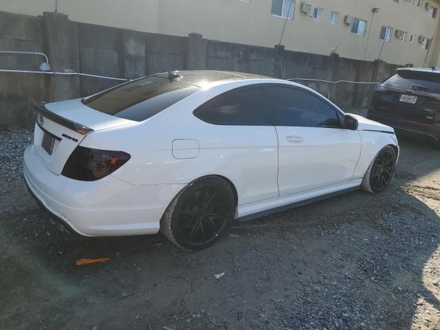 WDDGJ7HB1DG043386 - 2013 MERCEDES-BENZ C 63 AMG WHITE photo 3