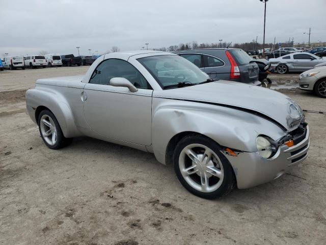 1GCES14P94B104672 - 2004 CHEVROLET SSR 银色 照片 4