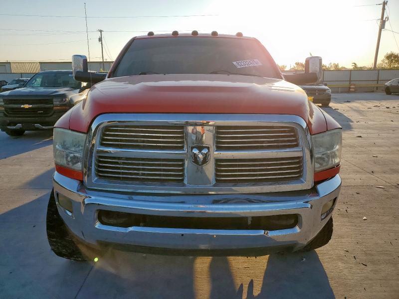3D73Y3CL0AG141408 - 2010 DODGE RAM 3500 红色 照片 5