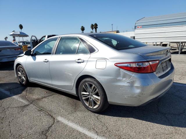 4T1BF1FK1FU889930 - 2015 TOYOTA CAMRY LE 银色 照片 2