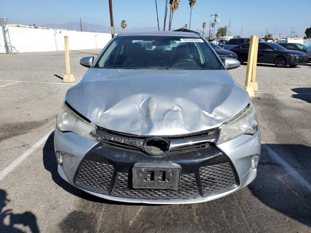 4T1BF1FK1FU889930 - 2015 TOYOTA CAMRY LE 银色 照片 5
